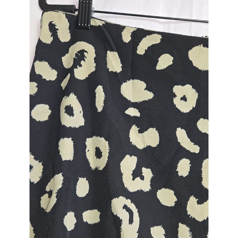 🖤5/$20🖤 Black and Cream Leopard Print Midi Skirt - Picture 3 of 8